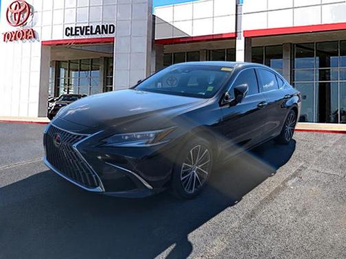 2024 Lexus ES 300h Base