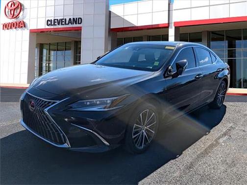 2024 Lexus ES 300h Base