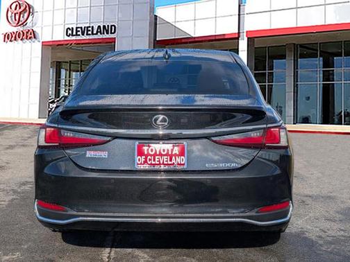 2024 Lexus ES 300h Base