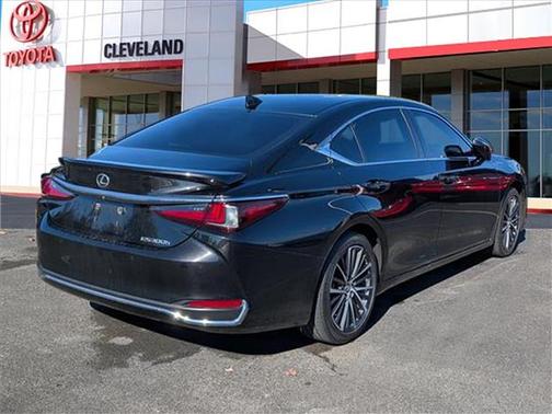 2024 Lexus ES 300h Base