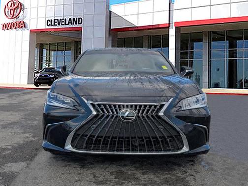 2024 Lexus ES 300h Base