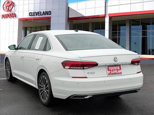 2022 Volkswagen Passat 2.0T Limited Edition