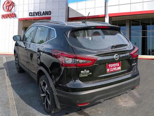 2022 Nissan Rogue Sport SL