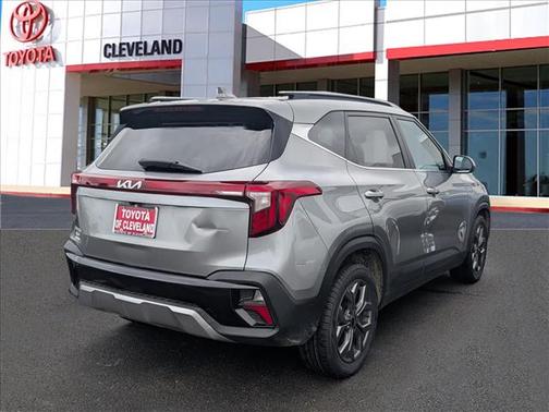 Steel Gray 2024 Kia Seltos S