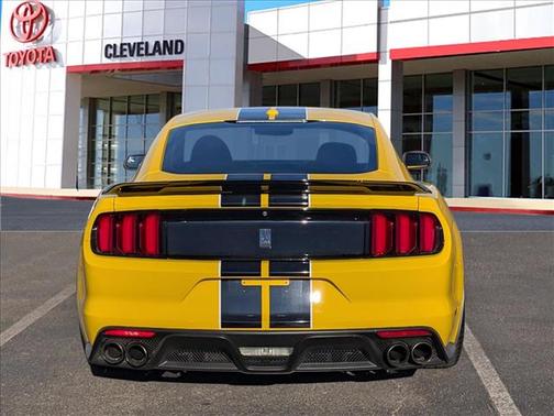 2017 Ford Shelby GT350 Base