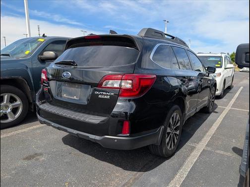 Crystal Black Silica 2017 Subaru Outback 2.5i Limited
