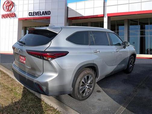 2024 Toyota Highlander XLE