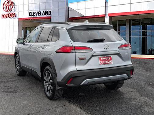 2024 Toyota Corolla Cross XLE