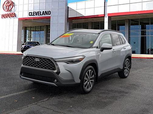 2024 Toyota Corolla Cross XLE