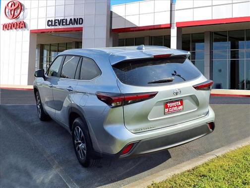 Celestial Silver 2024 Toyota Highlander XLE