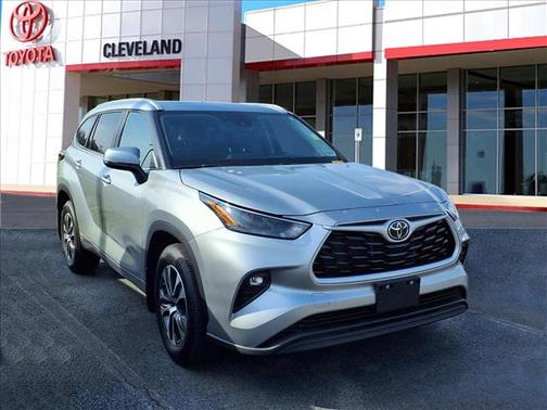 Celestial Silver 2024 Toyota Highlander XLE