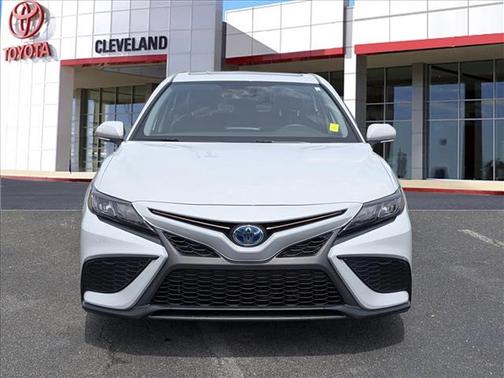 Ice Edge 2024 Toyota Camry Hybrid SE