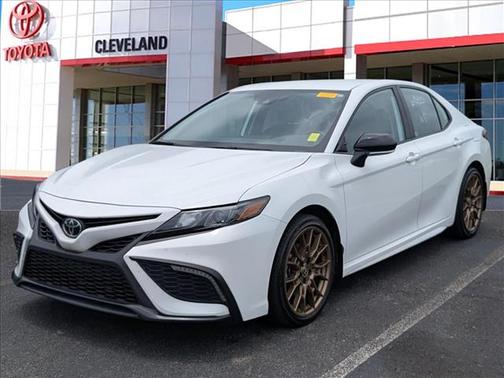 Ice Cap 2024 Toyota Camry SE