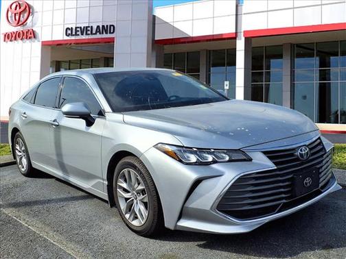 2022 Toyota Avalon Hybrid XLE