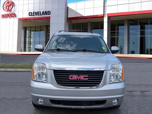 Quicksilver Metallic 2013 GMC Yukon SLT