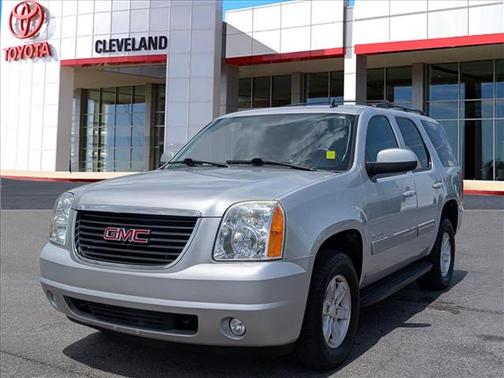 Quicksilver Metallic 2013 GMC Yukon SLT