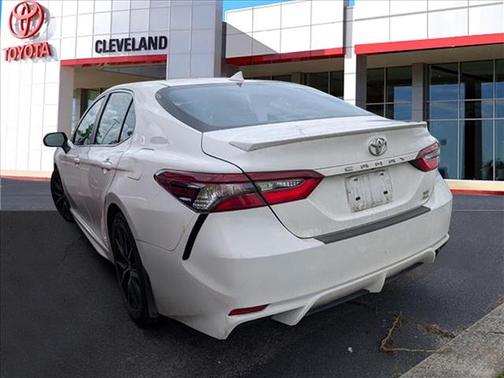 Ice Cap 2024 Toyota Camry SE