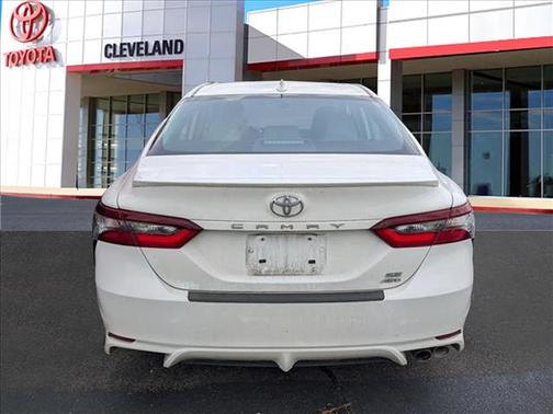 Ice Cap 2024 Toyota Camry SE