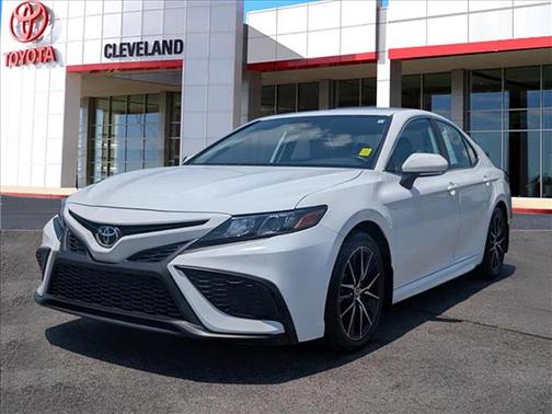 Ice Cap 2024 Toyota Camry SE