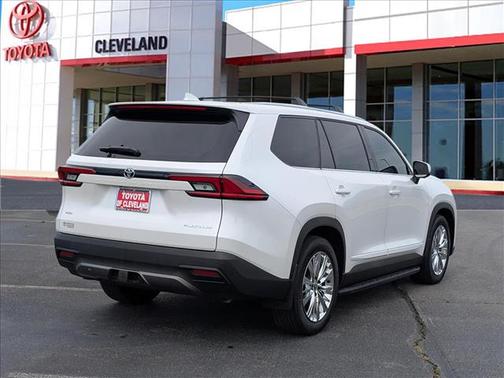 Pearl 2026 Toyota Grand Highlander Platinum