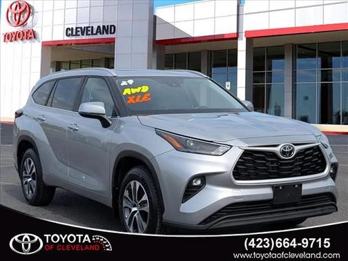 Celestial Silver Metallic 2024 Toyota Highlander XLE