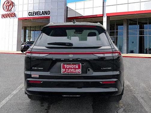 2025 Toyota Crown Signia Limited