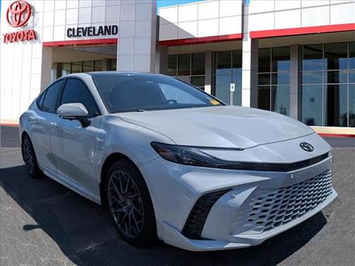 Pearl 2026 Toyota Camry XSE
