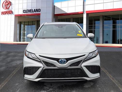 2024 Toyota Camry Hybrid SE