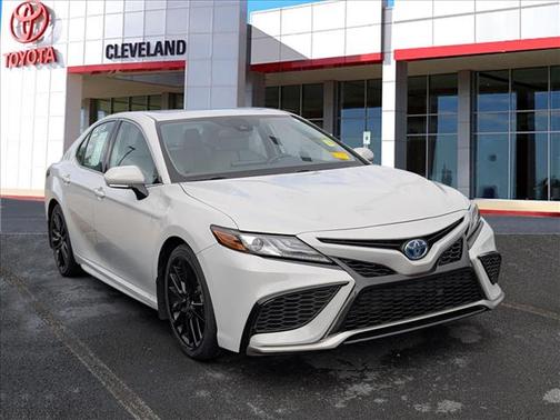 2024 Toyota Camry Hybrid SE