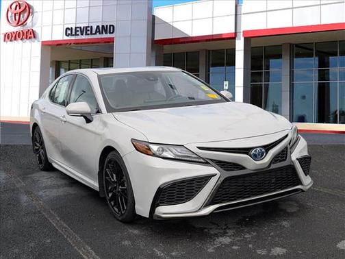 2024 Toyota Camry Hybrid SE