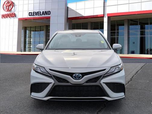 2024 Toyota Camry Hybrid SE