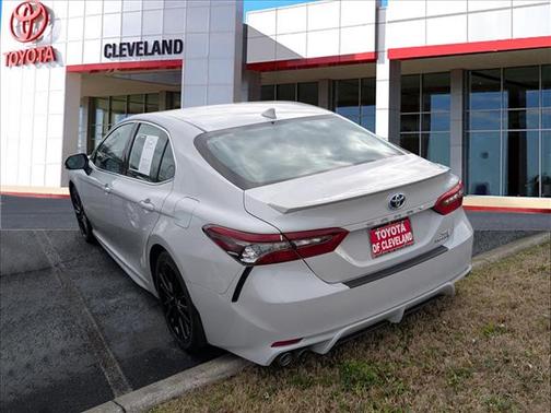 2024 Toyota Camry Hybrid SE
