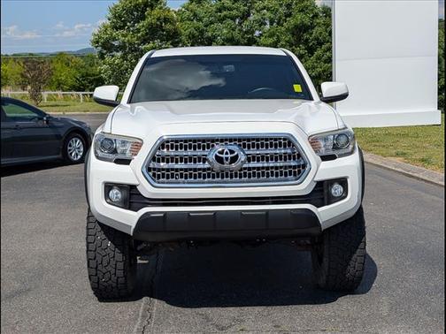 Super White 2017 Toyota Tacoma TRD Off Road