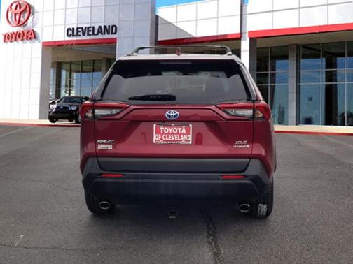 2020 Toyota RAV4 Hybrid XLE