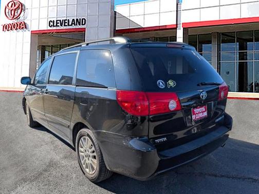 2010 Toyota Sienna XLE