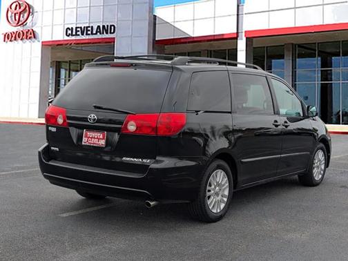 2010 Toyota Sienna XLE