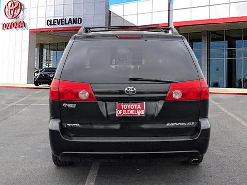 2010 Toyota Sienna XLE