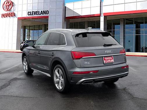2022 Audi Q5 45 S line Prestige