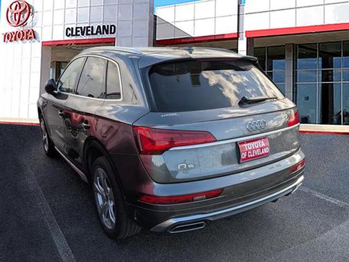 2022 Audi Q5 45 S line Prestige