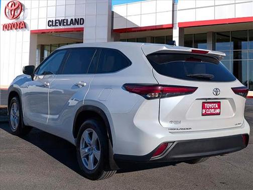 2023 Toyota Highlander LE