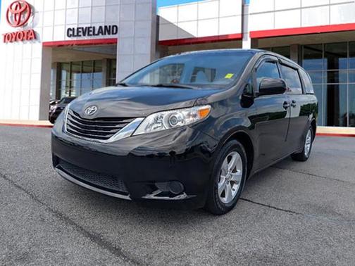 2017 Toyota Sienna LE