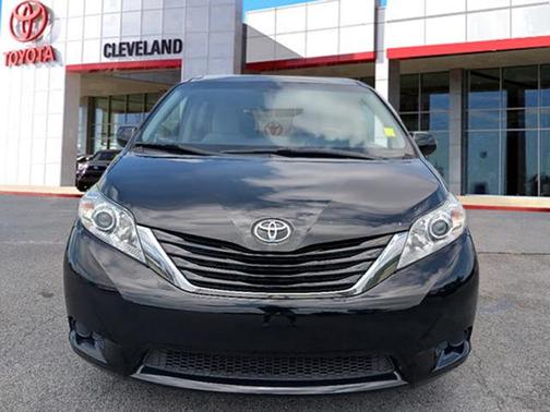 2017 Toyota Sienna LE