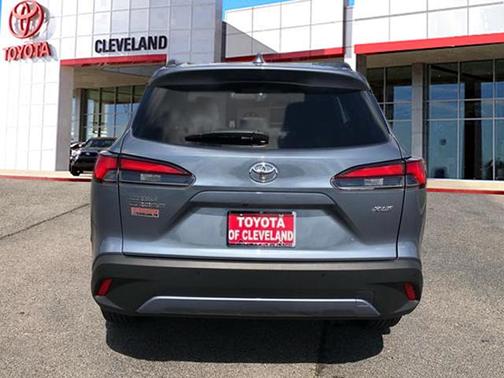 2024 Toyota Corolla Cross XLE