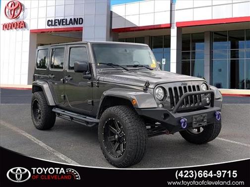 Granite Crystal Metallic Clearcoat 2017 Jeep Wrangler Unlimited Sahara