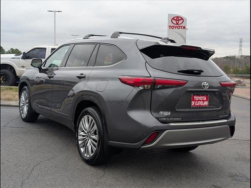 2023 Toyota Highlander Platinum