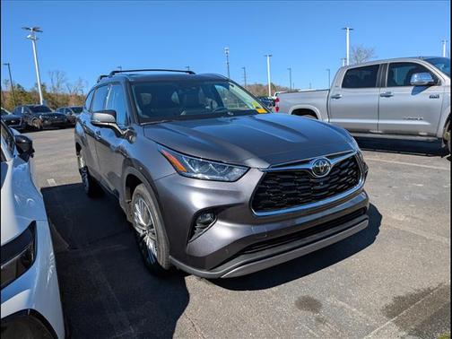 2023 Toyota Highlander Platinum