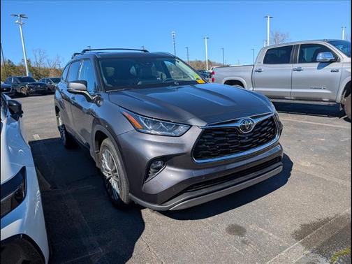 2023 Toyota Highlander Platinum