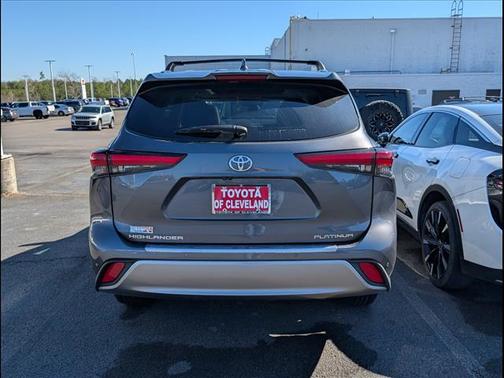 2023 Toyota Highlander Platinum