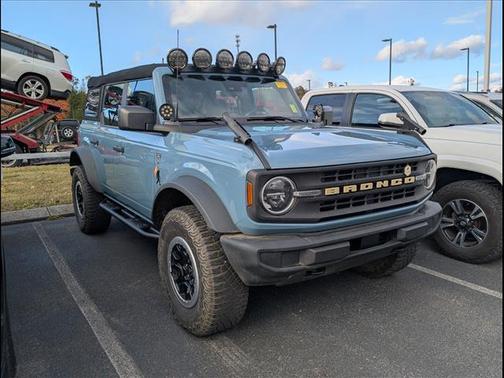 2023 Ford Bronco Base