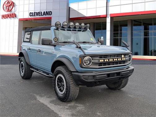 2023 Ford Bronco Base